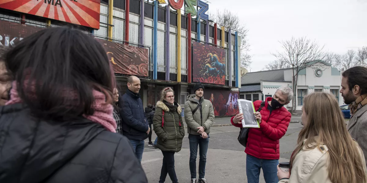 Ki ne szeretne időről időre a Város­liget fái alatt kódorogni? Most mindezt egy bűntény kibogozásával tehettük még érdekesebbé