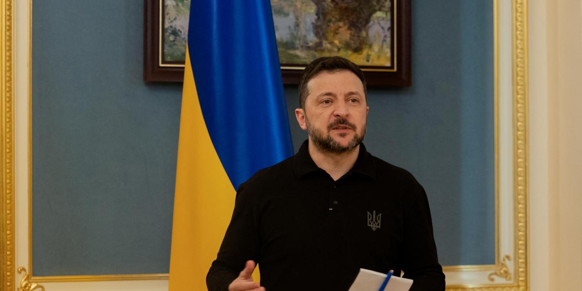 Volodimir Zelenszkij ukrán elnök sajtótájékoztatót tart Kijeyben 2025. április 22-én