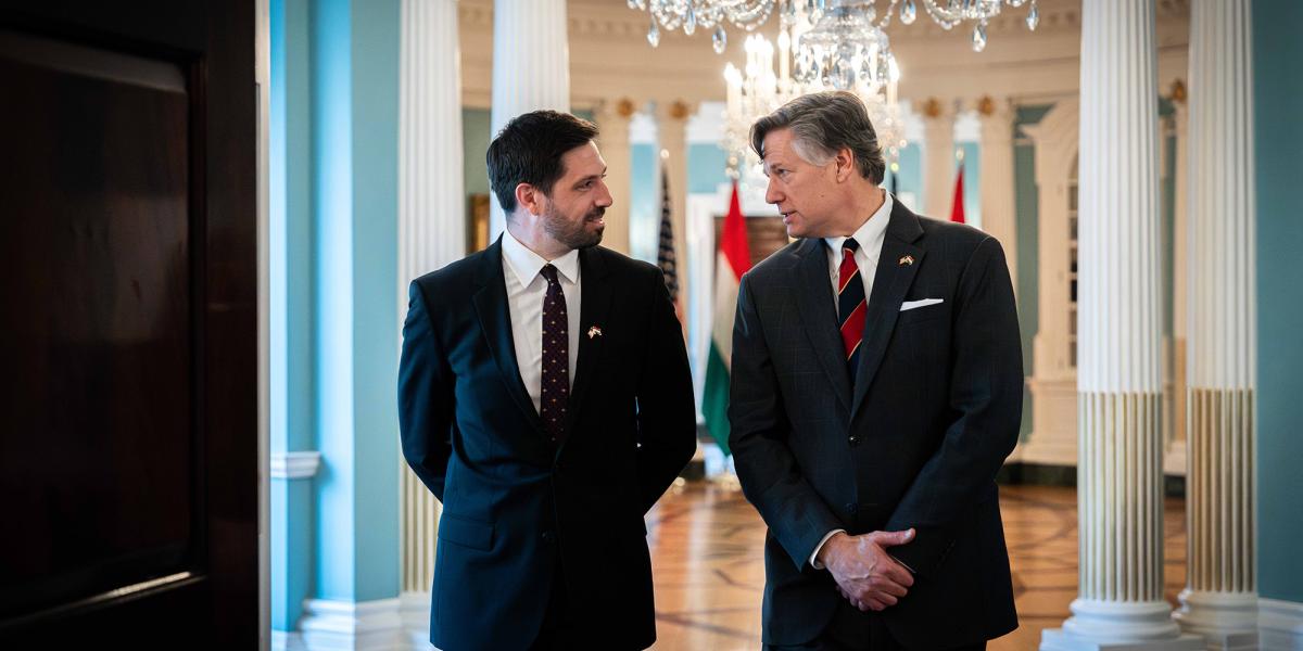 Magyar Levente és Christopher Landau amerikai külügyminiszter-helyettes megbeszélésükön Washingtonban 2025. április 24-én