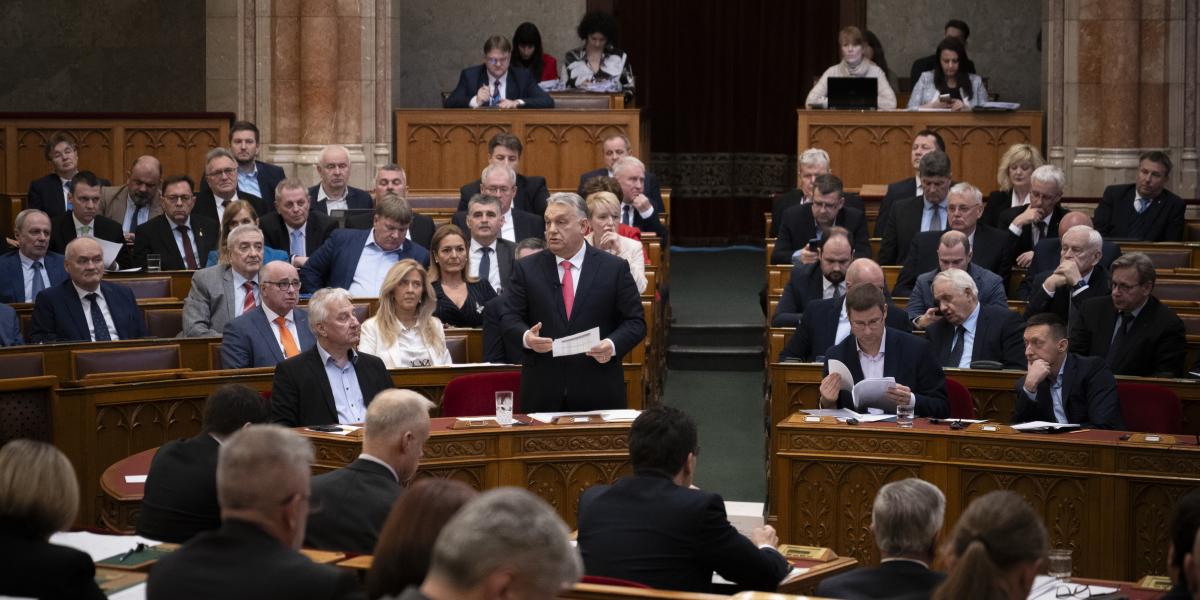 Orbán Viktor miniszterelnök azonnali kérdésre válaszol az Országgyűlés plenáris ülésén