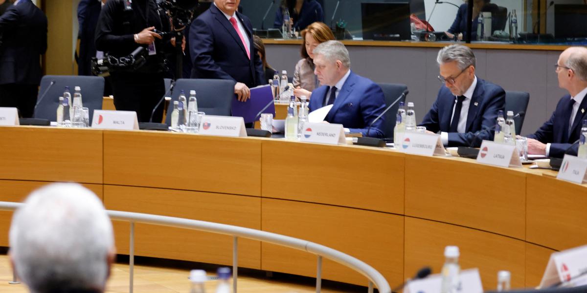 Másfelé megy Orbán, mint amerre az Unió többsége tart. Legalább 14 tagország akar közös nyilatkozatot átadni neki kedden