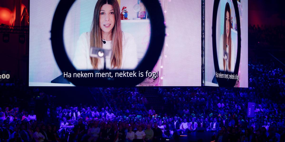 Sebestyén Janka felvételről üzent és
agitált a Harcosok Klubja toborzóján
