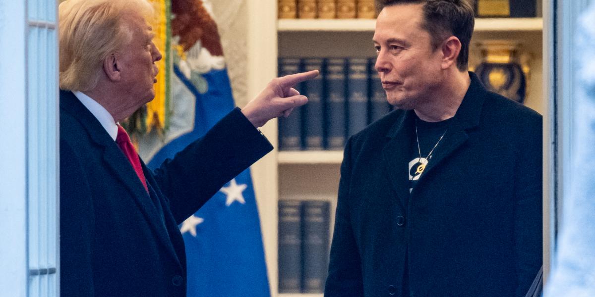 Donald Trump és Elon Musk a Fehér Ház Ovális Irodájában még 2025. március 14-én