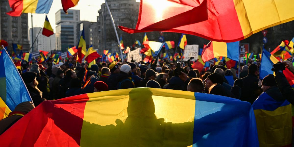 A román parlamentben most három párt – az AUR, az SOS Romania és a POT – értékei a román történelem leginkább anti-demokratikus eszméjéhez, a legionarizmushoz nyúlnak vissza