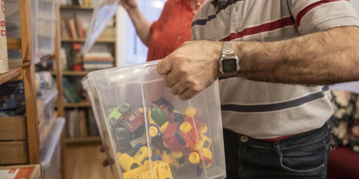 Számos helyen gyakorlat, hogy a gyermekvédelmi rendszer a gyerekeket nem tudja abban a megyében elhelyezni, ahonnan a családjukból kiemelték őket