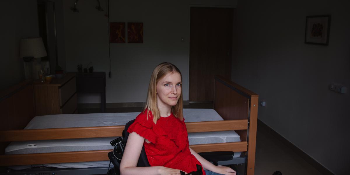 Egyik pillanatról a másikra változott meg az élete. Orsi ma már másoknak segít önmaguk mellé állni és elégedett életet teremteni.