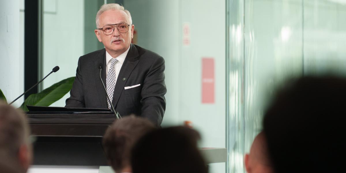 Hernádi Zsolt elnök-vezérigazgató 2025. április 24-én Budapesten a MOL éves közgyűlésén