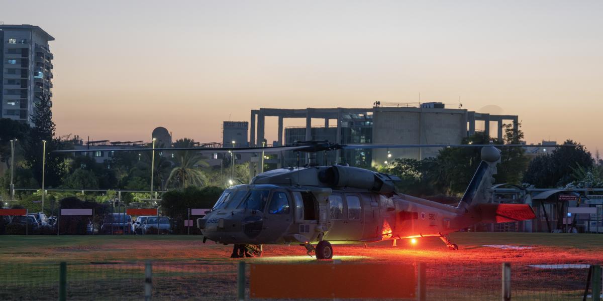 Képünk illusztráció, katonai helikopter 2024. augusztus 27-én a beér-sevai kórház területén