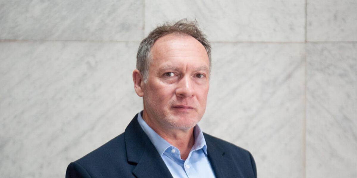 Várnai László osztálykiránduláson megütött egy 16 éves tanulót