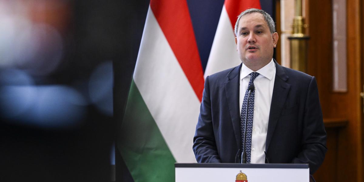 Nagy Márton nemzetgazdasági miniszter sajtótájékoztatót tart a Nemzetgazdasági Minisztériumban 2025. június 3-án