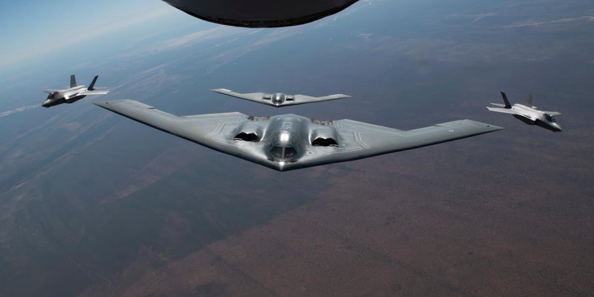 B-2-es bombázókat küldött Washington az atomlétesítmények ellen