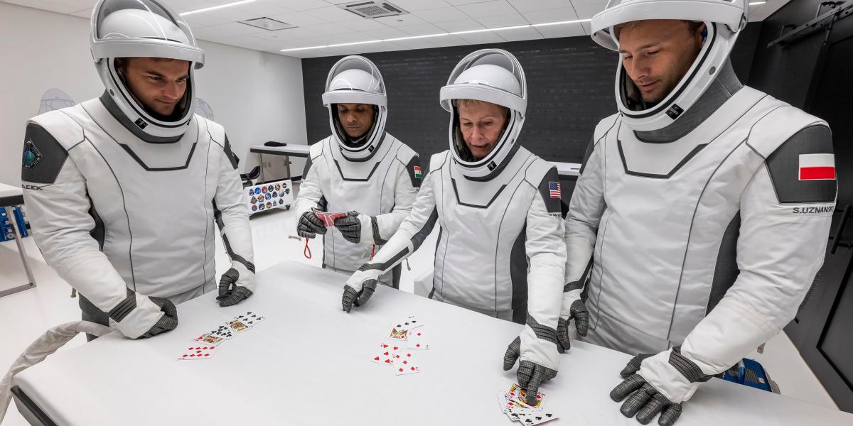 Kapu Tibor társaival a fellövés előtt