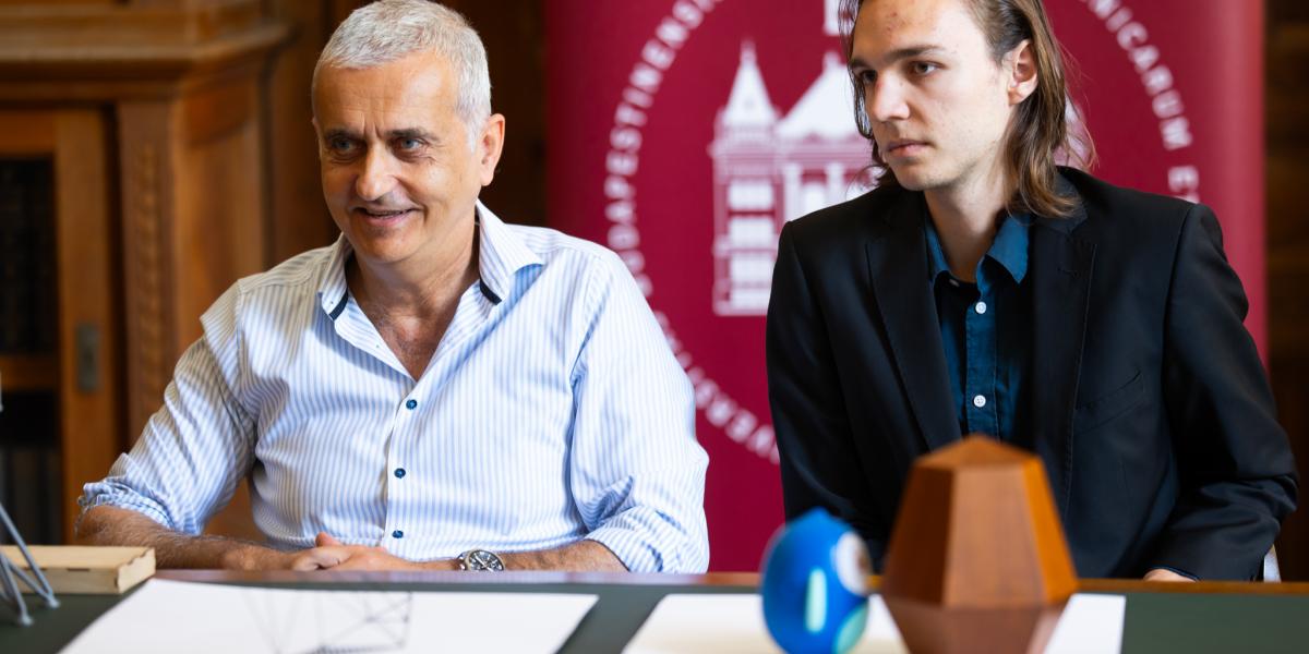 Domokos Gábor professzor és Almádi Gergő építészmérnök-hallgató