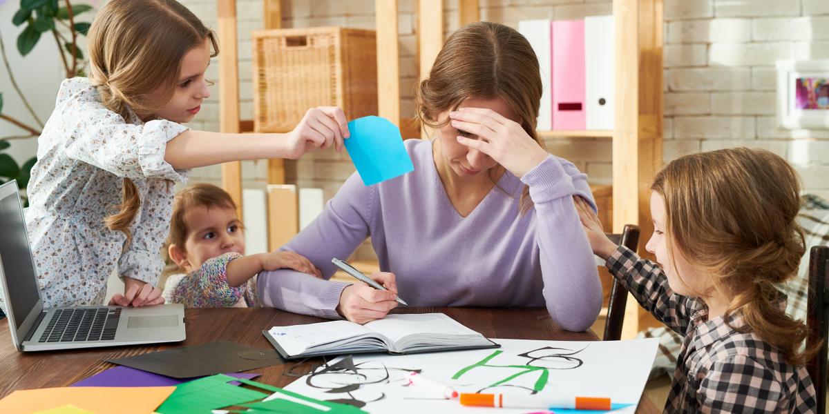 A nyári szünetben aránytalanul sok terhet kell cipelniük az édesanyáknak