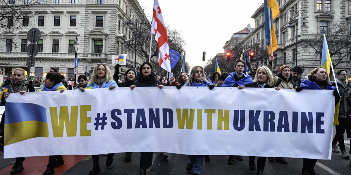 Illusztráció: Megemlékezést Budapesten február 23-án, az orosz-ukrán háború kirobbanásának 3. évfordulóján 