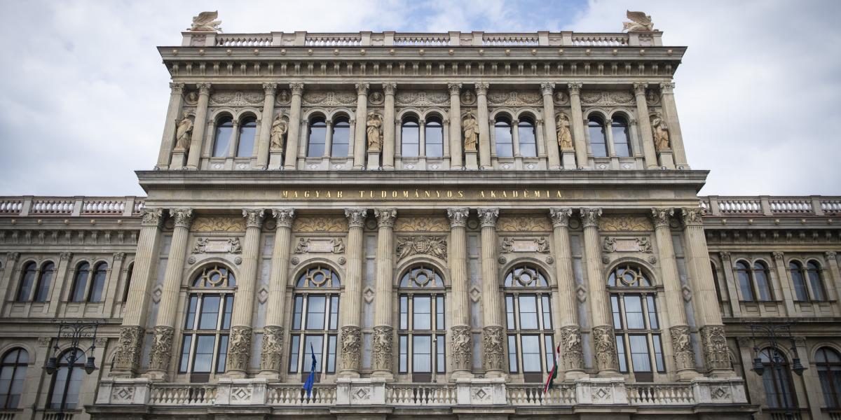 Se a magyar állam, se egy alapítvány, egyetlen tehetős adományozó sem járult hozzá a felújítás költségeihez