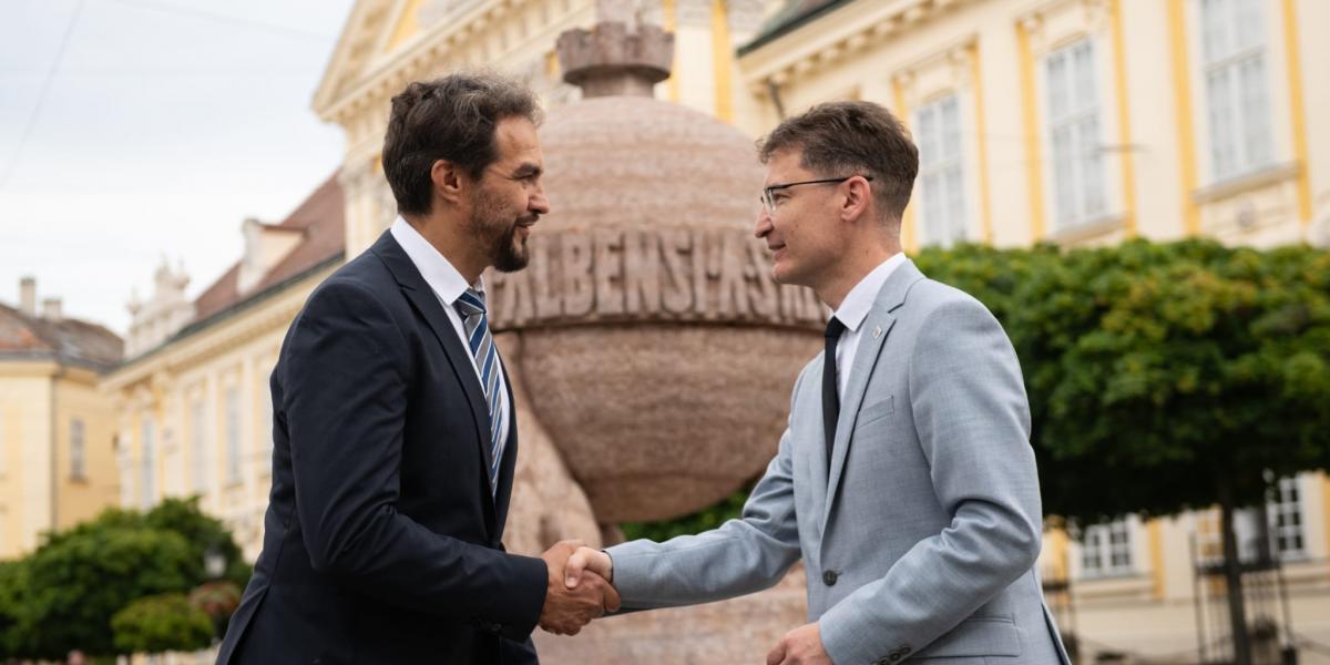 Dolhai Attila a székesfehérvári polgármesterrel