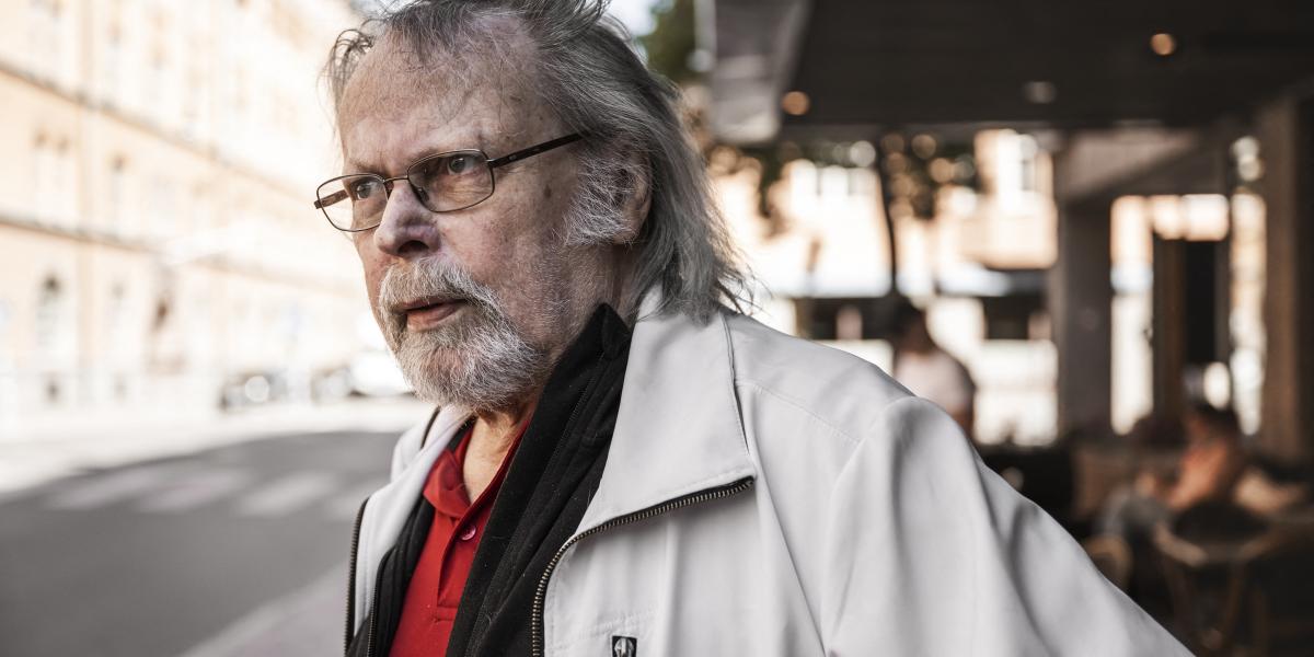 Clark Oloffson maga mellé állította a bankrablás során ejtett túszokat