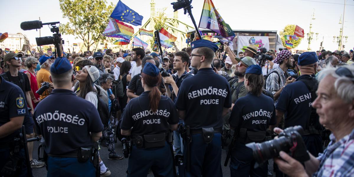 Rendőrök a 30. Budapest Pride-on 2025. június 28-án