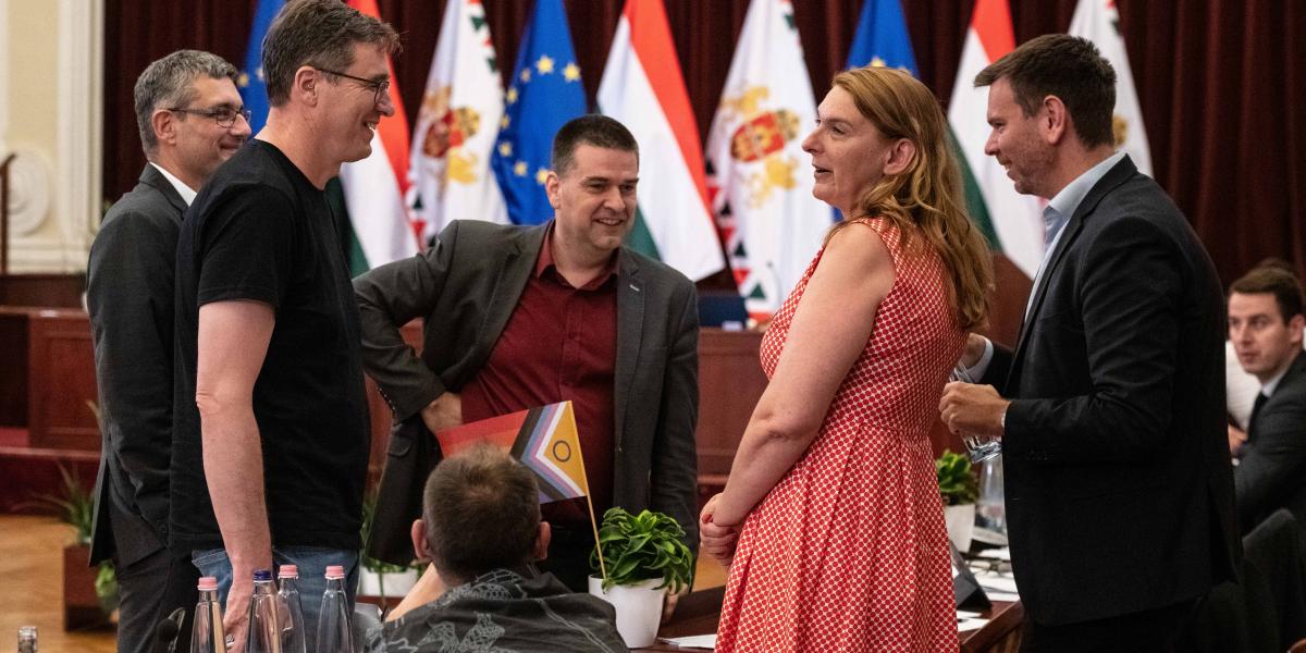 A hétfői ülésen ugyan átment a módosított túlélőcsomag, ezzel csak időt nyert a főváros