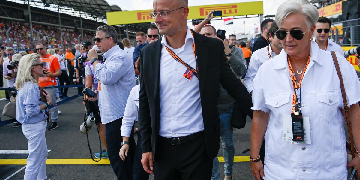 Szijjártó Péter és felesége, Szijjártó-Nagy Szilvia a Forma-1-es Magyar Nagydíjon 2024. július 21-én 