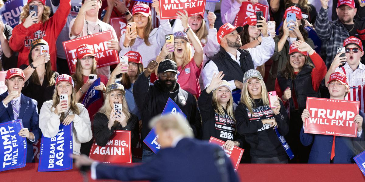  Trumpék a közösségi média segítségével cserkészik be a nőket