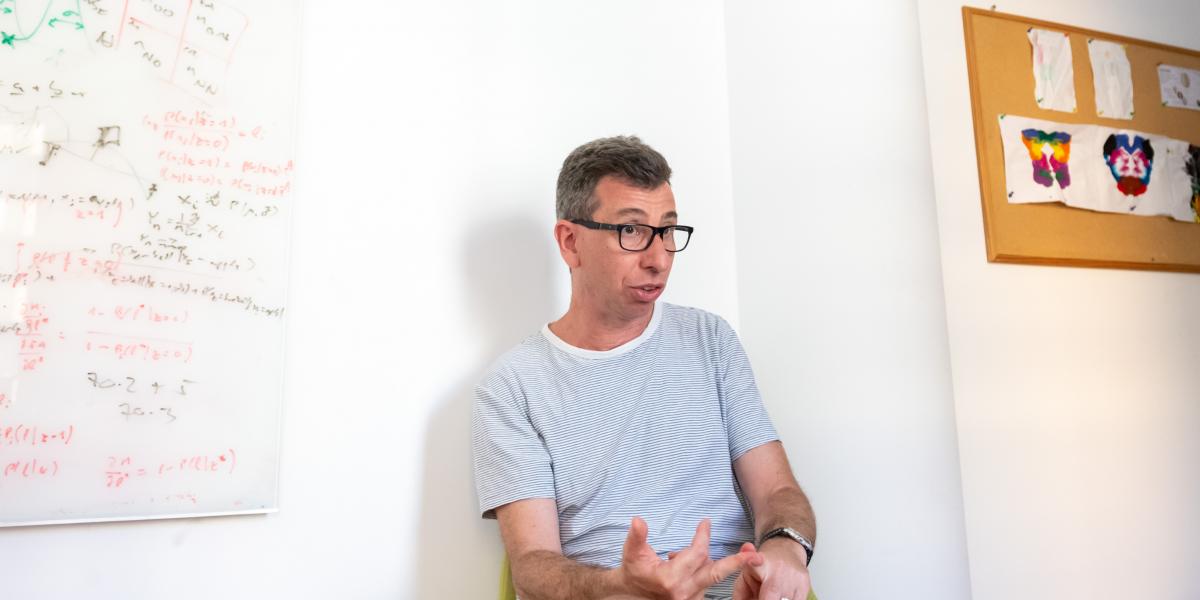 Lengyel Máté kollégáival azt vizsgálja a következő tíz évben, hogyan értelmezi az agyunk a külvilágot, és hogyan alkalmazkodik a változásokhoz