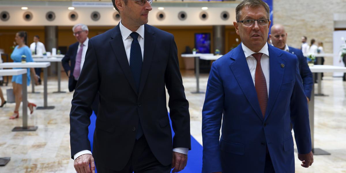 Varga Mihály akkori pénzügyminiszter és Matolcsy György MNB-elnök a Magyar Nemzeti Bank Budai Központjában 2023. június 21-én 