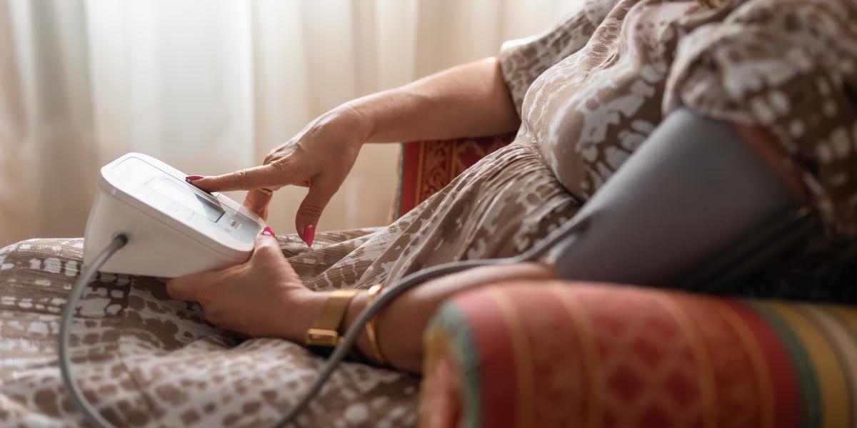 Akiknek gondjaik vannak a vérnyomásukkal, azoknak ajánlott nagy hőingadozásnál sűrűbben ellenőrizni az értékeket