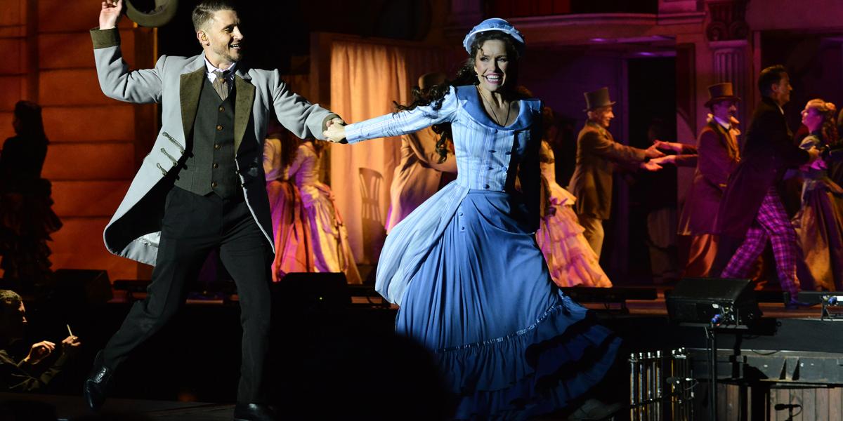 Halálra ítélt szerelem – Sándor Péter és Jenes Kitti a Rudolf című musical előadásán