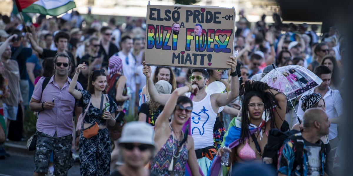 Felvonulók a 2025-ös Budapest Pride-on 