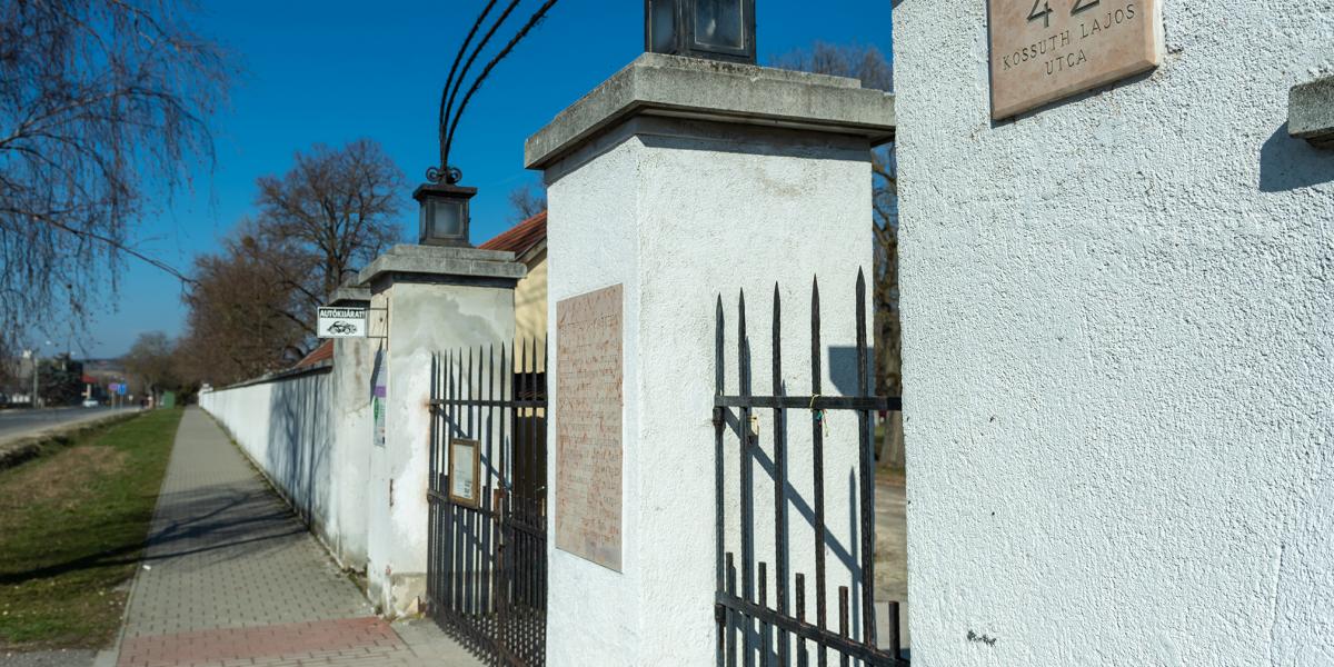 Nehezen érthető, miért nem a szakembergárda bővítése, megbecsülése a cél