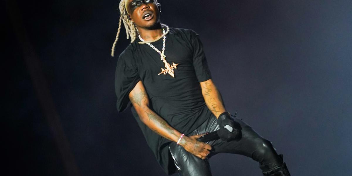 Destroy Lonely rapper a Beach, Please fesztiválon