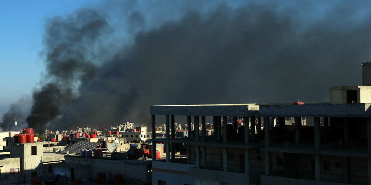 A gyakorlatban még nincs tűzszünet – füstfelhőben a szíriai As Suwayda városa