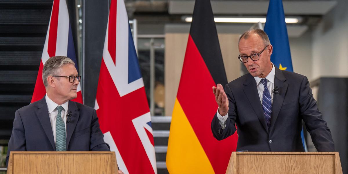 Politikai szempontból ugyan nem áll feltétlenül közel egymáshoz Starmer és Merz, biztonságpolitikai szempontból közös nevezőre jutottak
