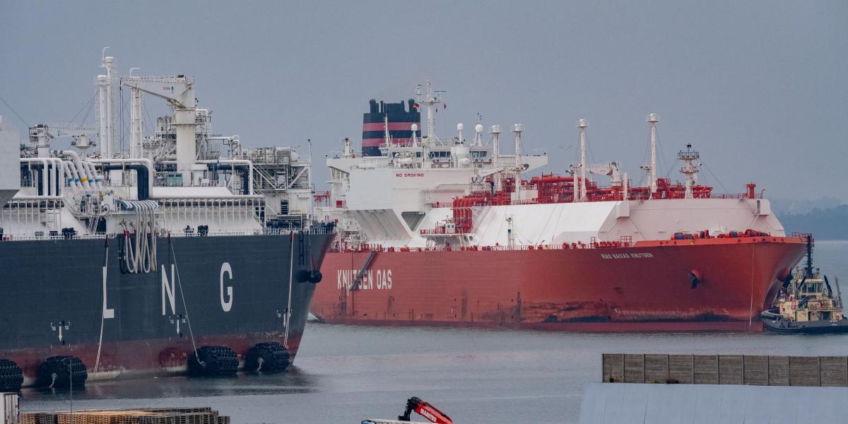 A robbanásszerűen terjedő átfejtőkikötőkbe számos országból érkeznek az LNG-tankerek Európába