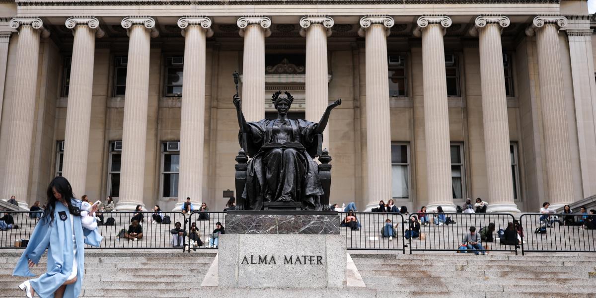 Diákok a Columbia Egyetem campusán 2025. április 14-én