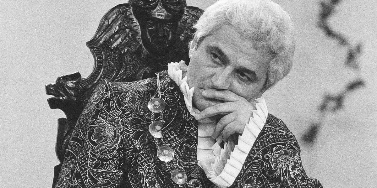 Sinkó László egy
1983-as tévéfilm
felvételén. Nem
csak az életben
volt kemény
és érzékeny
egyszerre, a
színpadon és
a filmvásznon is
kedvelte a szélsőségeket