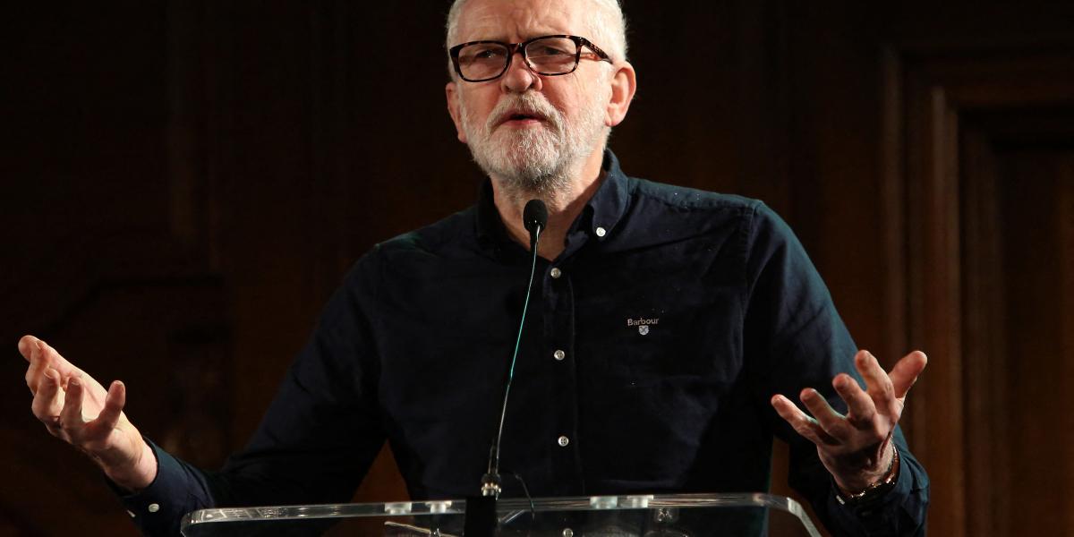 Jeremy Corbyn pártjába már több százezer jelentkezést regisztráltak