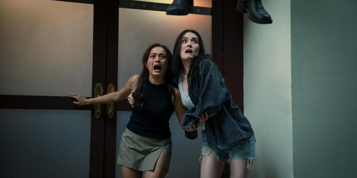 A legújabb film tartalmazza az első rész kliséit, de önironikusan teszi