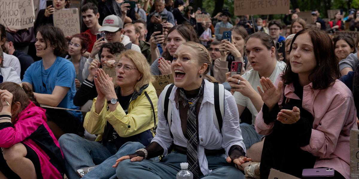 Az antikorrupciós ügynökségek függetlensége körül heves bel- és külpolitikai vihar zajlott az elmúlt két hétben. Az ellenük irányuló támadás nagyszabású tüntetéseket váltott ki