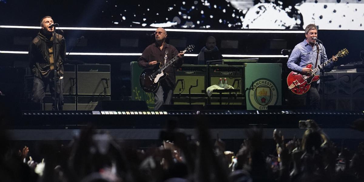 Védjegyévé vált, görnyedt hátú testtartásával az énekes a táncot váltotta ki, amely saját bevallása szerint nem az ő műfaja