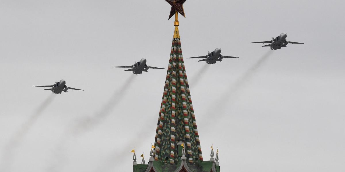 Szu-24-es vadászgépek Moszkva felett