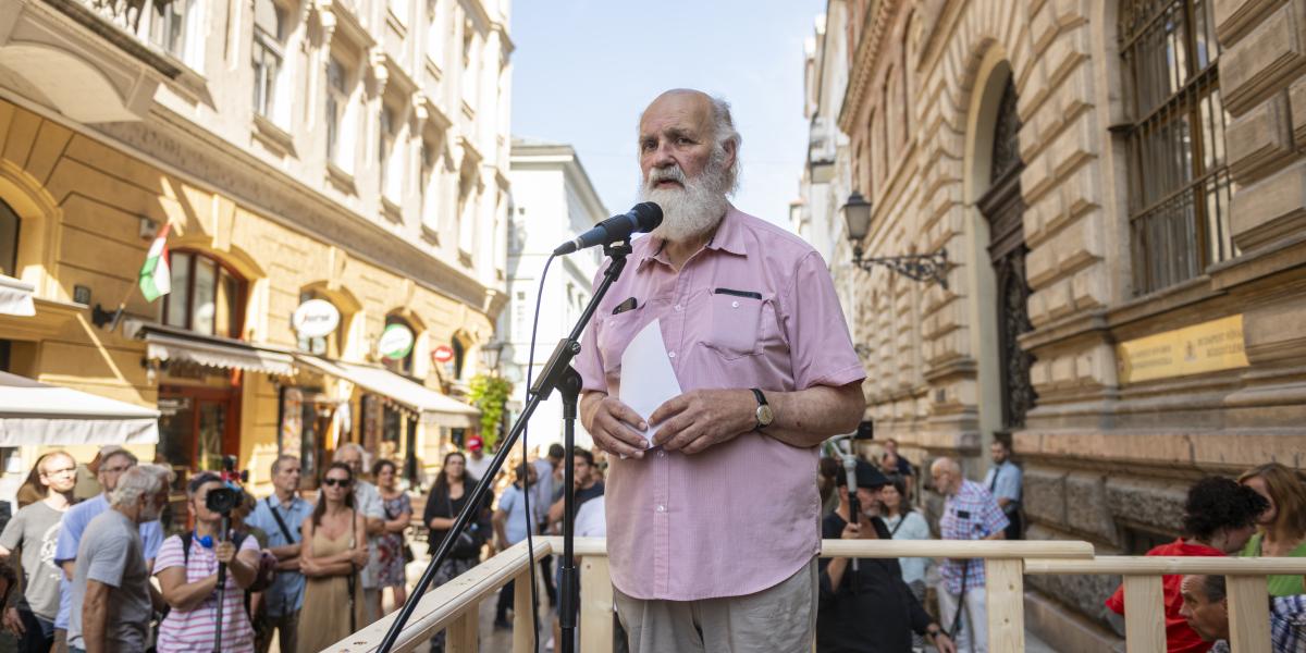 Iványi Gábor az egyik tüntetésen 2024. szeptember 3-án