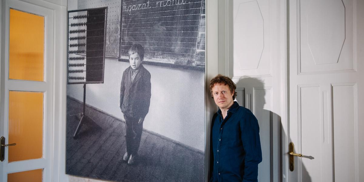 Nem szabad megmásítani a valóságot – hívja fel a figyelmet az Oscar-díjas filmrendező