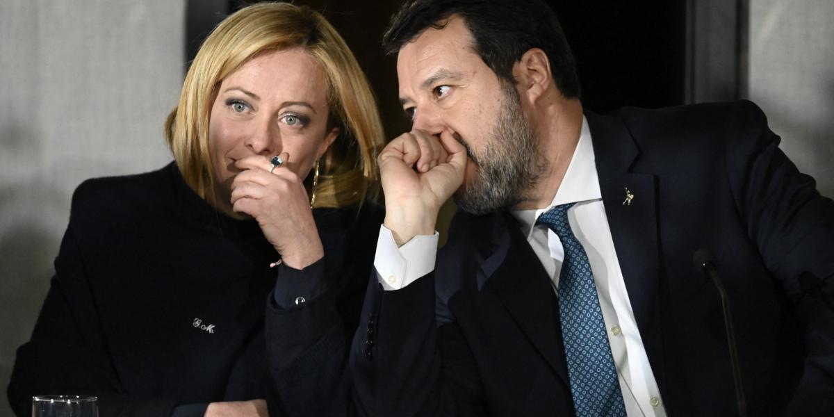 A Meloni-kormány és Matteo Salvini közlekedési miniszter ígéretet tett, hogy a híd új gazdasági erőt és sok munkahelyet visz Szicíliába és Calabriába, Olaszország két legszegényebb régiójába