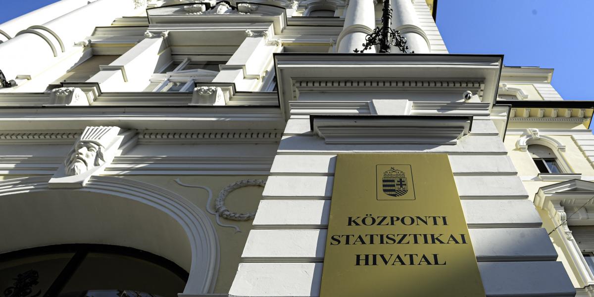 Székhely. Nincsenek elkényeztetve a munkatársak