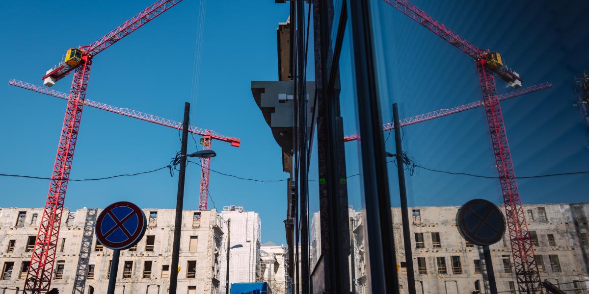 Néhány beépítési feltételen még lazítani kellene, hogy tartósan 1,5 millió forint alatt maradjon a négyzet­méterár