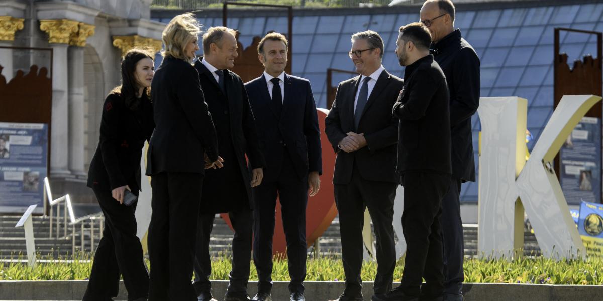 Ukrajna támogatására elkötelezett európai vezetők korábbi tárgyalása Kijevben