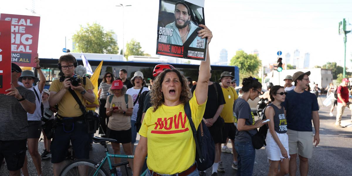 Az izraeli tüntetők a gázai harcok leállítását, a tárgyalóasztalhoz való visszatérést követelik